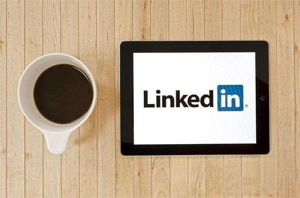 LinkedIn：职场人士必备的社交平台
