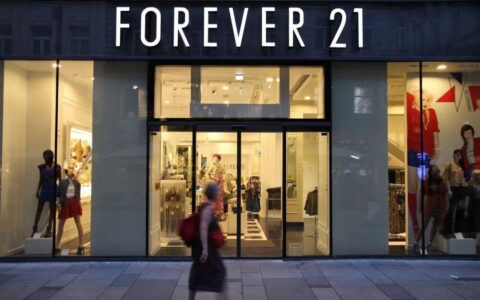 Forever21：曾经的快时尚巨头，如今的转型之路